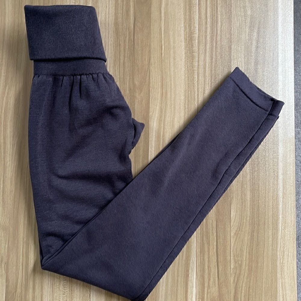 Yelete leg wear. Very High waisted leggings. One size. Grey.